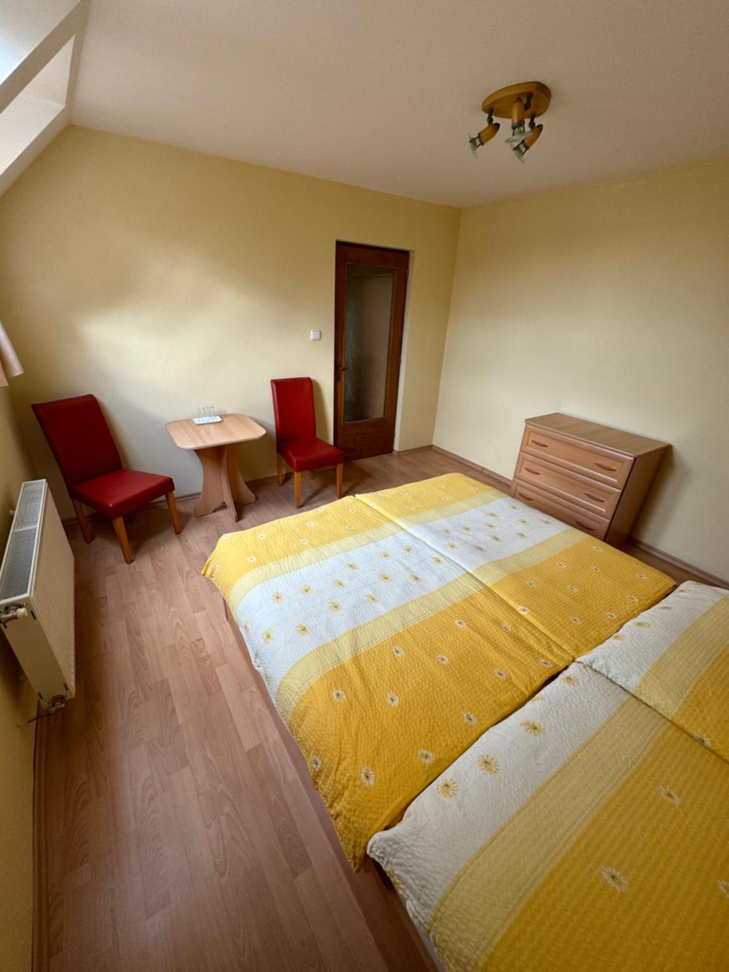 Lutra Montana Daire Relov Dış mekan fotoğraf